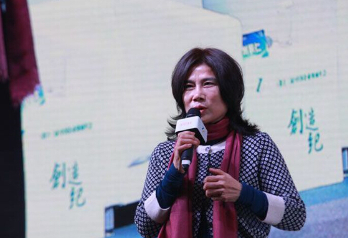 【狂虐雷軍，小編驚呆了！】董明珠：小米和美的是兩個騙子
