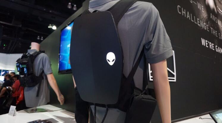 隨時隨地的沉浸式體驗！Alienware打造了一款VR背包