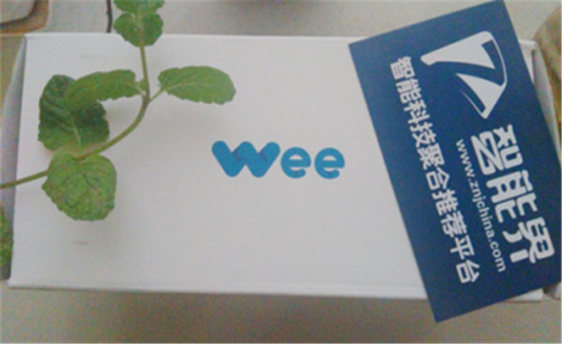 拉伸手機游戲手柄飛智wee，帶來隨時隨地的娛樂體驗