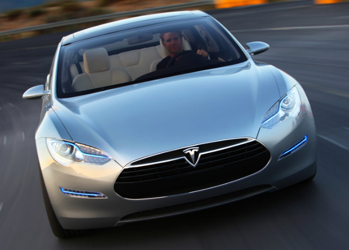  驚險！特斯拉Autopilot立功 成功躲避車禍