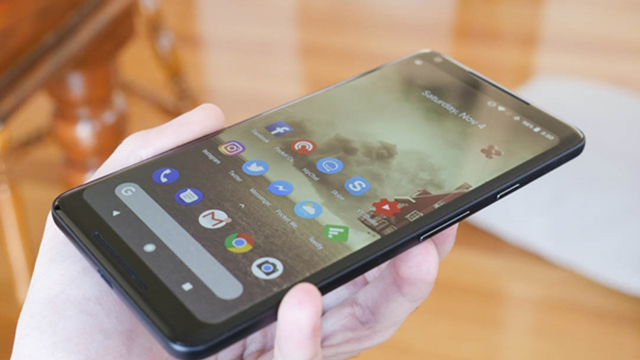 Pixel 2 XL又爆出新問題，外網曝光一加5T開箱照