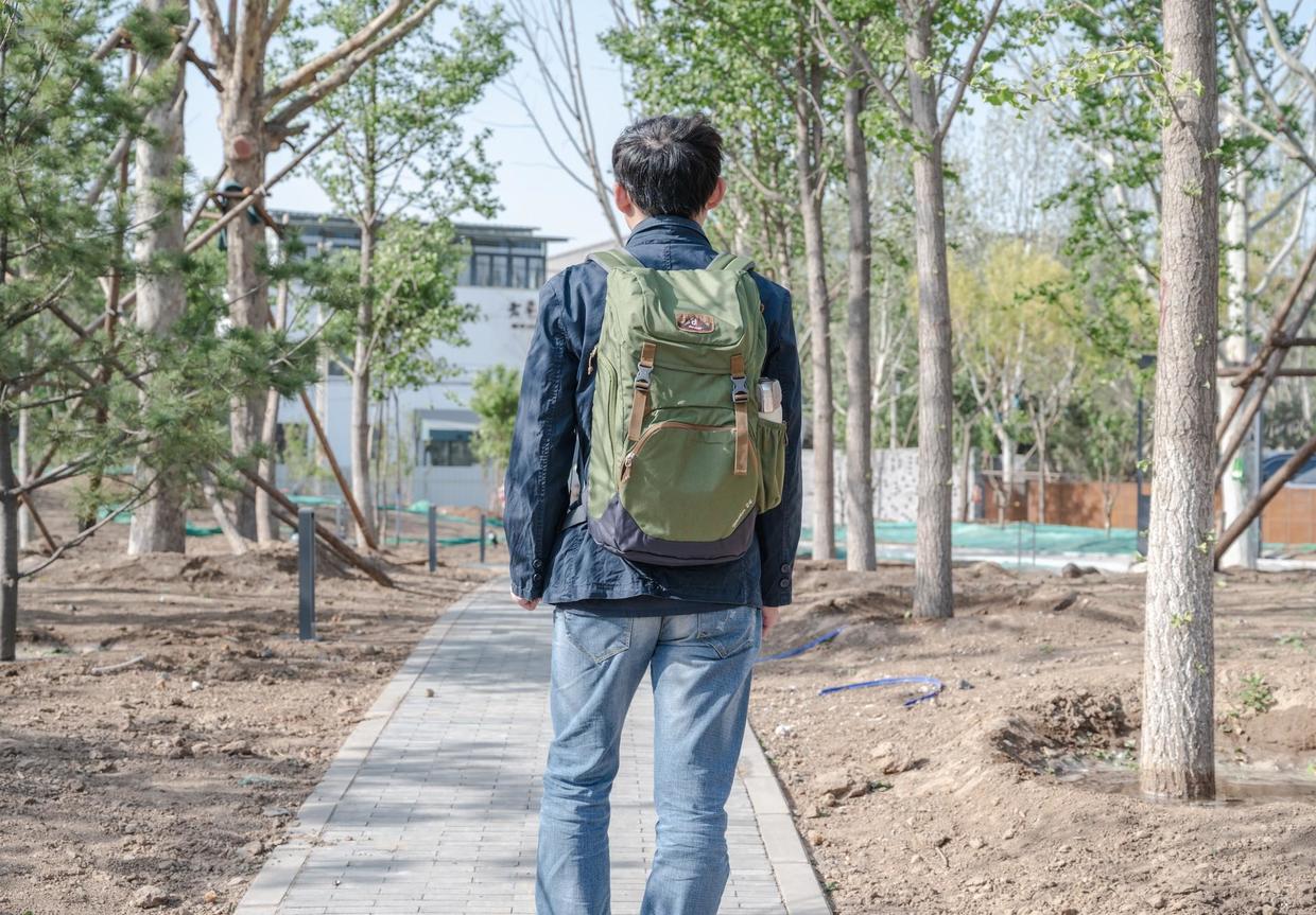 更適合步行者的背包，讓日常通勤更輕松，多特Walker通勤包體驗