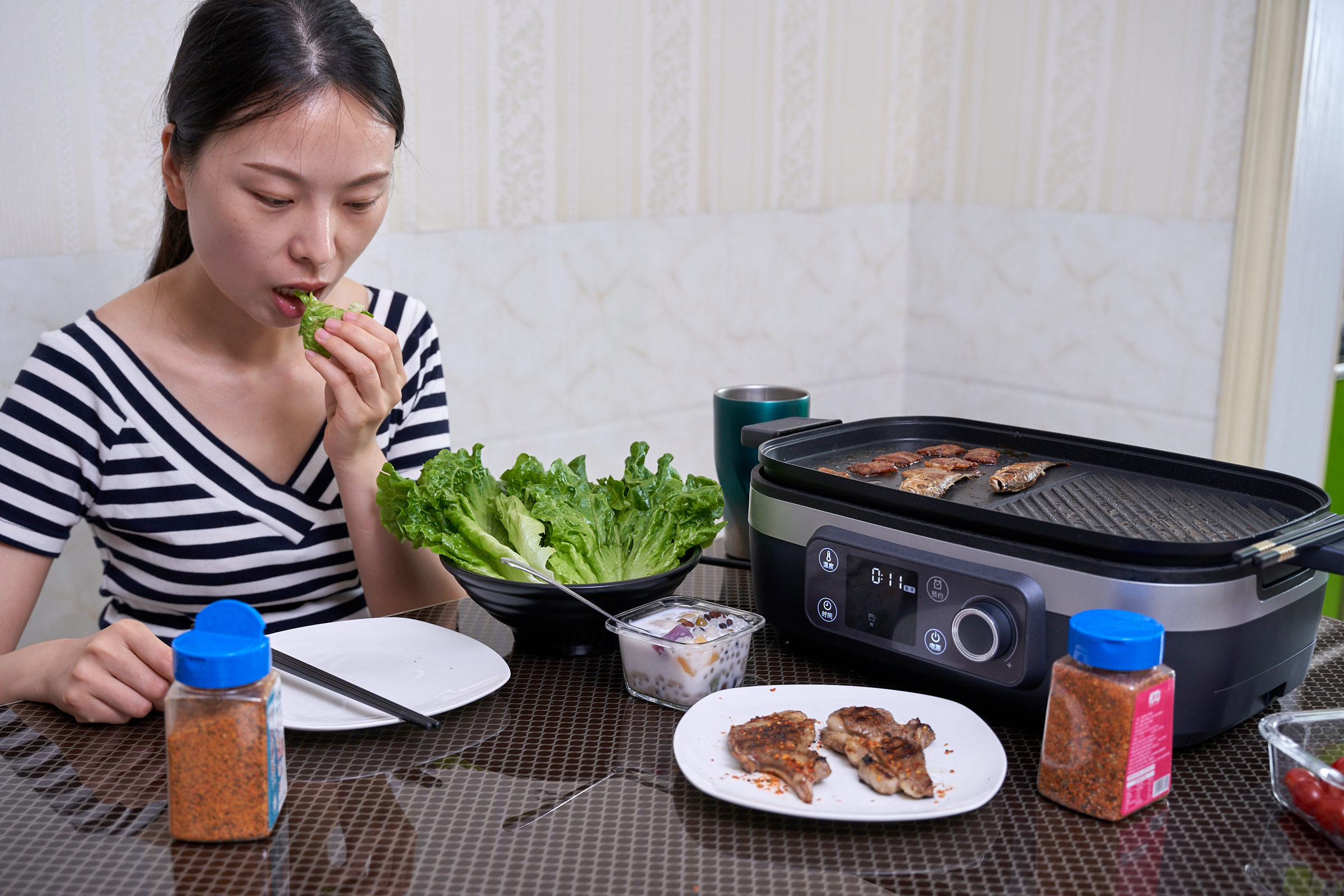 “蒸”不見水、“炸”不用油，這款宜盾普二代多功能料理鍋有點意思